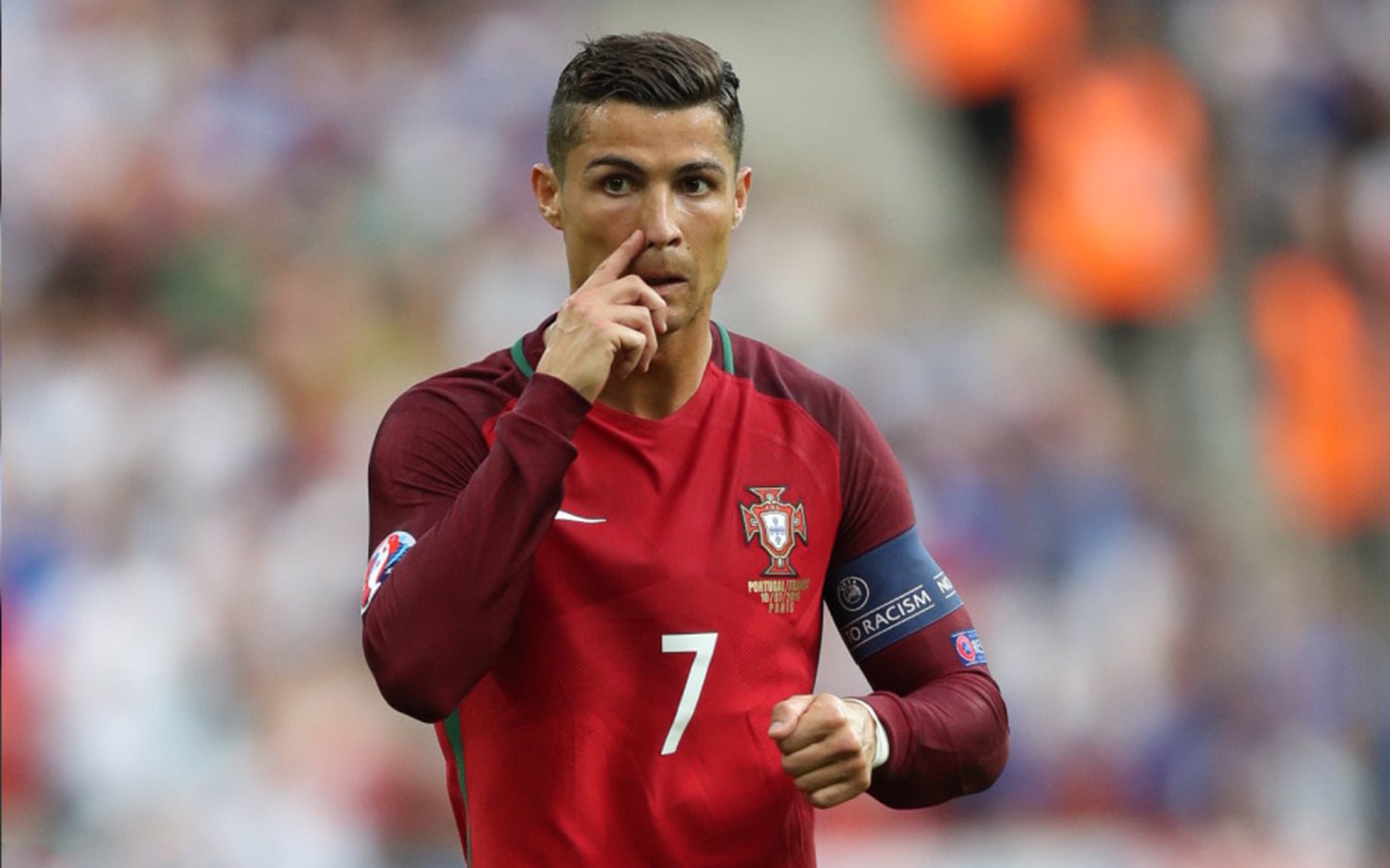 开云官网-凯恩生涯之夜映照冰岛维京战吼，当个人英雄主义遇上集体主义的完胜